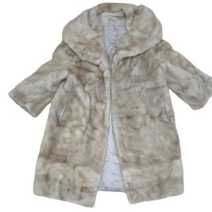 Elegant Vintage Cream Mink Coat